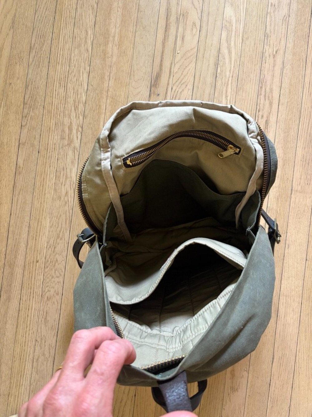 Filson Rugged Twill Rucksack – Otter Green - Picture 3 of 4